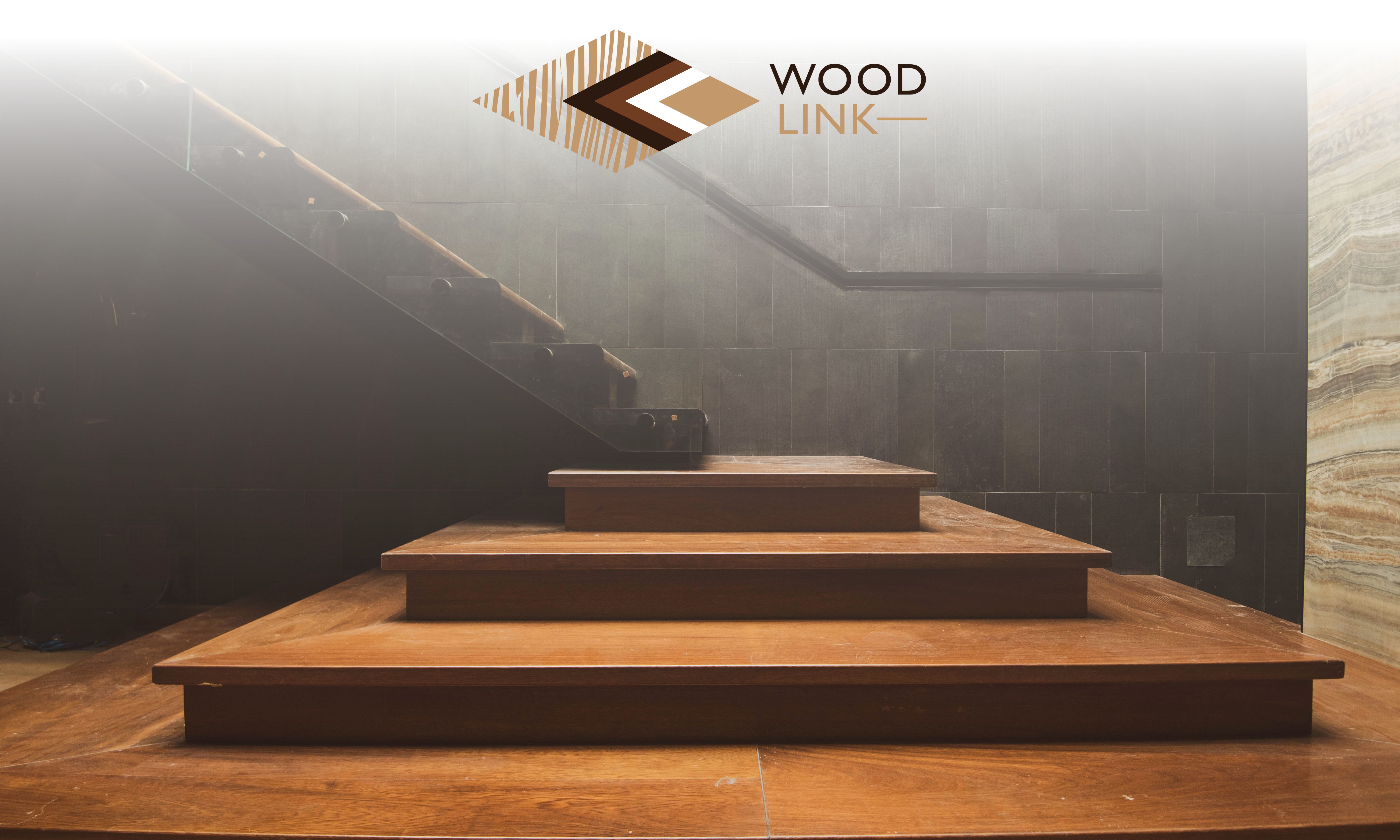 Elegant_wooden_staircase_with_a_modern_design_and_a_distinctive_dark_background